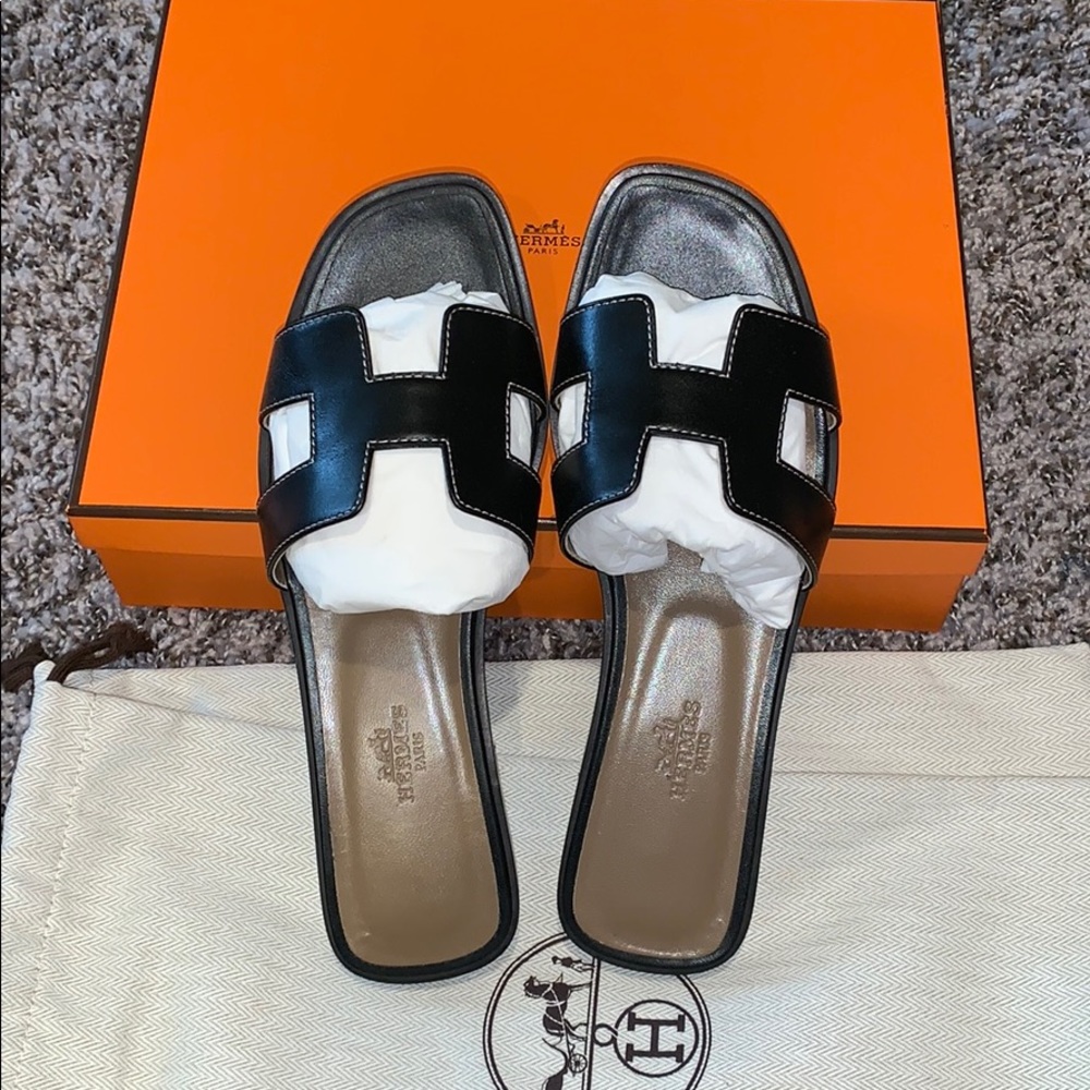 Authentic Hermés Oran Sandal